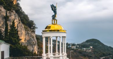 Точка притяжения туристов — Храм Архистратига Михаила